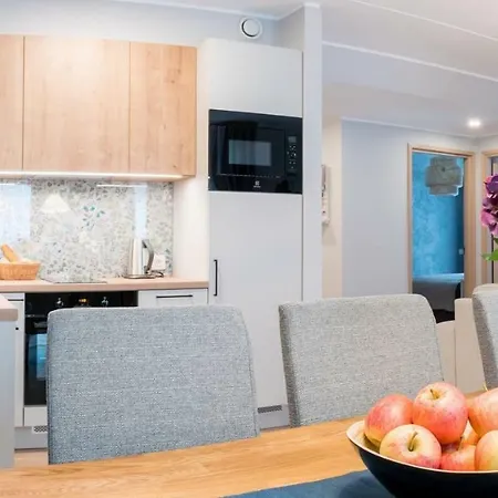 Cozy, 2 Bedroom With Free Parking *
