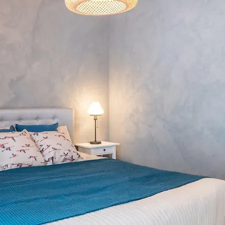 Cozy, 2 Bedroom With Free Parking Apartmán *